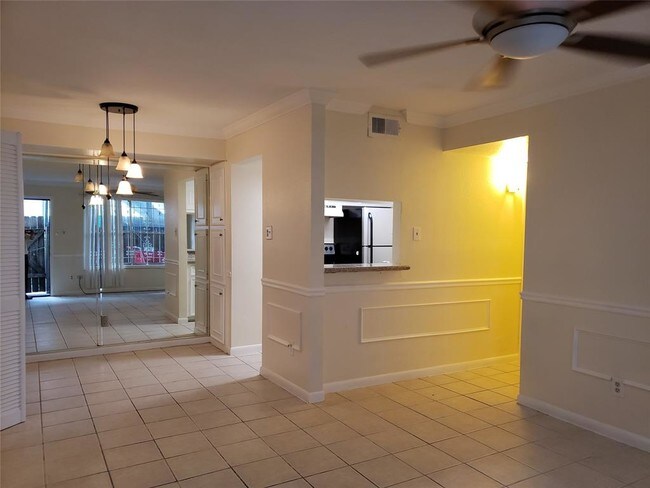 Building Photo - 7200 Clarewood Dr