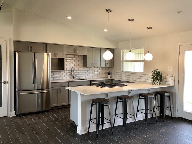 Building Photo - 717 Oblate Dr