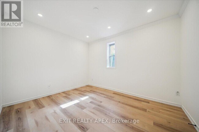 Photo du bâtiment - 343 Greenwood Ave