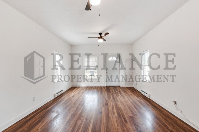 Building Photo - 328 N Walnut St