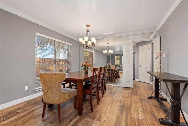 Foto del edificio - 13307 Lynnville Dr