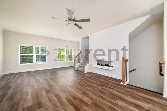 Building Photo - Unit Unit 4
