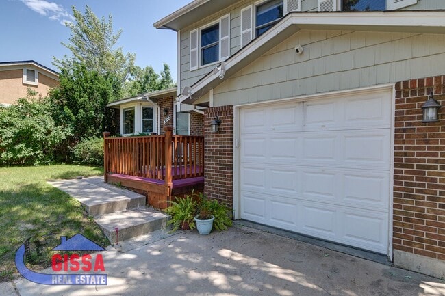 Building Photo - Beautiful home with 3 bedrooms, 2 bathroom...