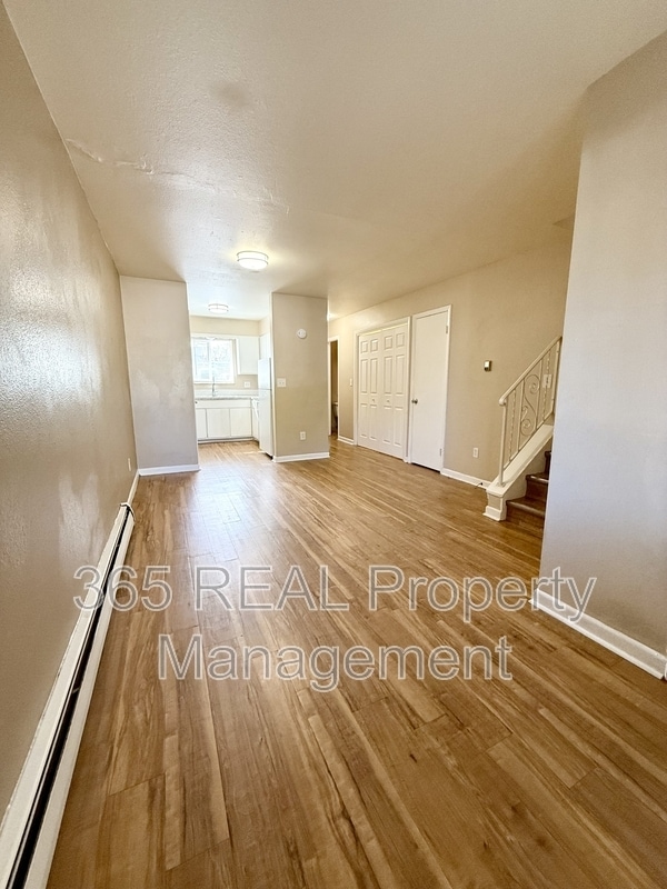 Building Photo - 1416 E 16th St
