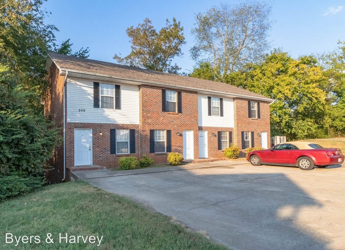 Foto principal - 240 Timberlake Dr