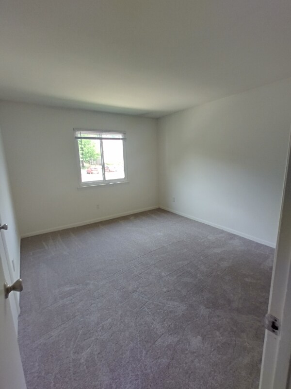 Building Photo - 600 Reusens Rd