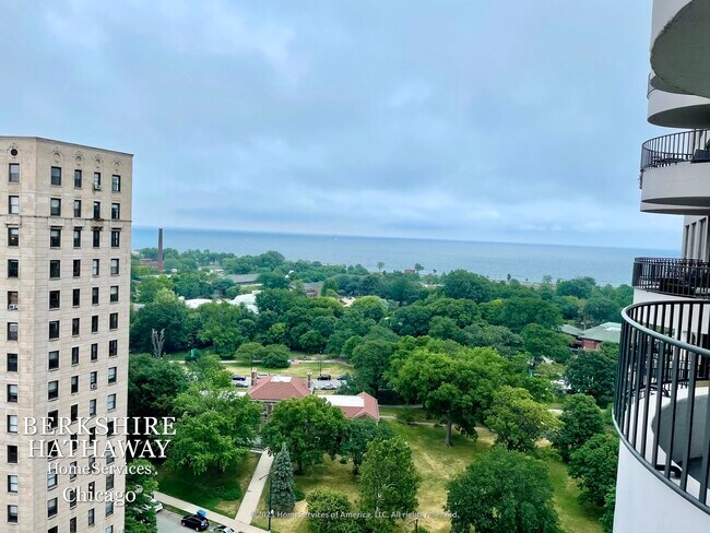 Foto del edificio - 2020 N Lincoln Park West