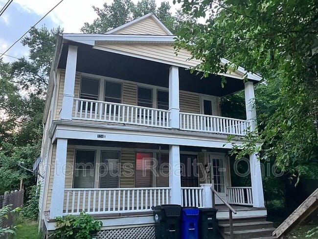 Building Photo - 634 E 101st St