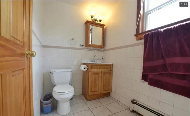 Building Photo - Massive 4 Bedroom in Allston Packard's Cor...
