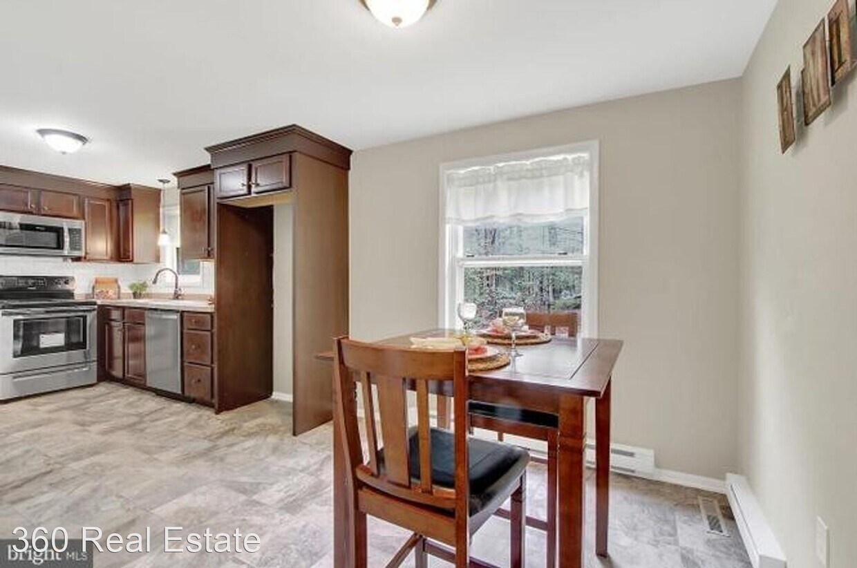Primary Photo - 3 br, 1 bath House - 201 Plantation Road