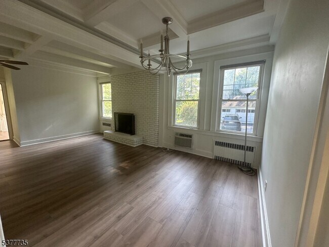 Foto del edificio - 536 River Rd