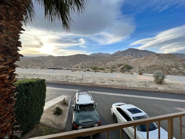 Foto del edificio - 72615 Edgehill Dr