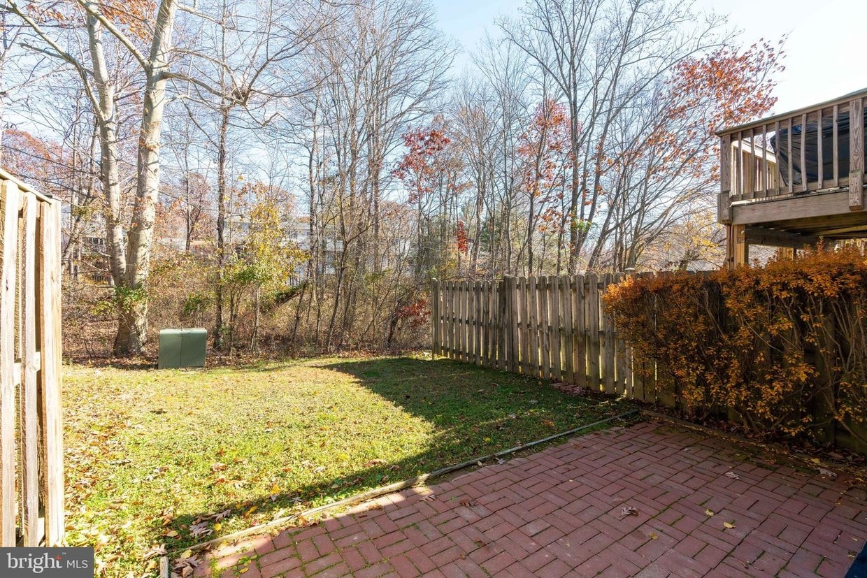 Foto principal - 8123 Willowdale Ct