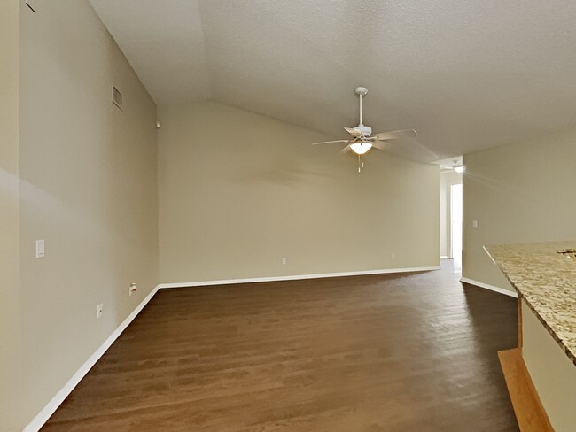 Building Photo - 14902 Pelican Point