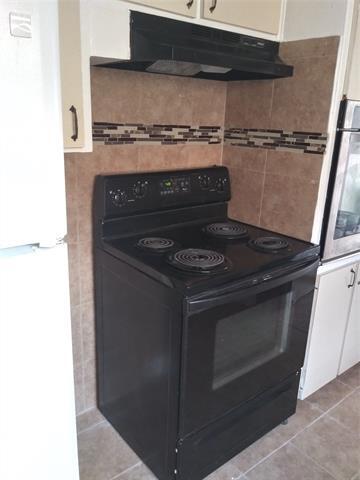 Foto del edificio - 7605 Castillo Rd