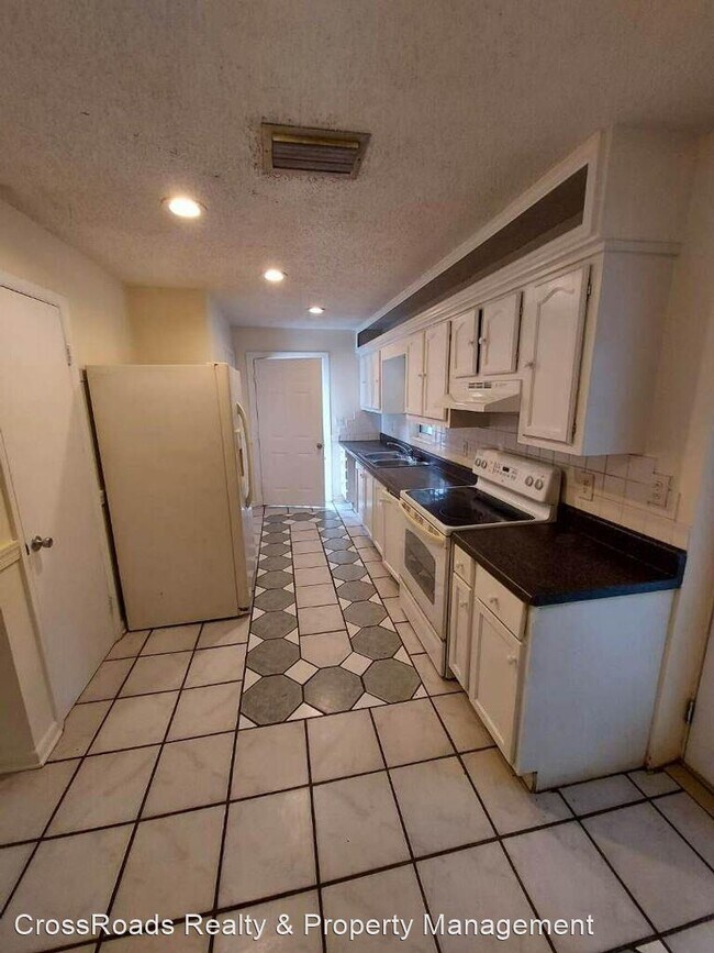 Foto del edificio - 3 br, 2 bath House - 2508 NE 15 AVE