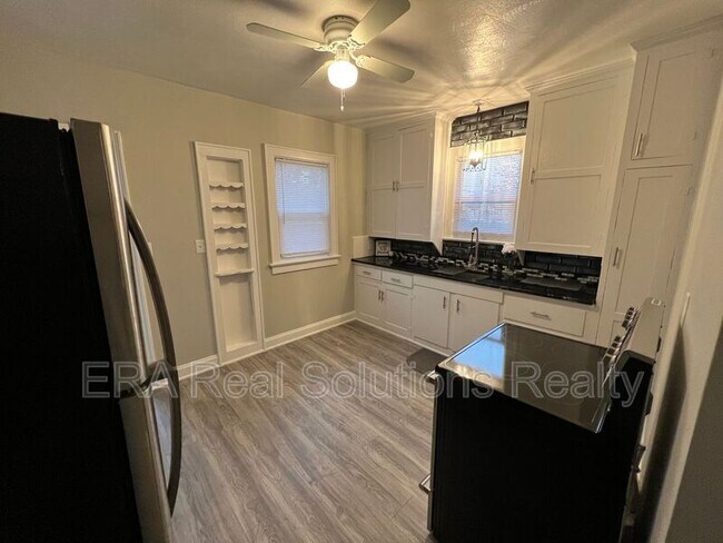 Foto del edificio - 1212 Oakwood Ave