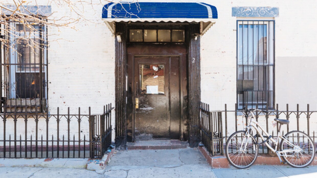 Primary Photo - 2 Pulaski St