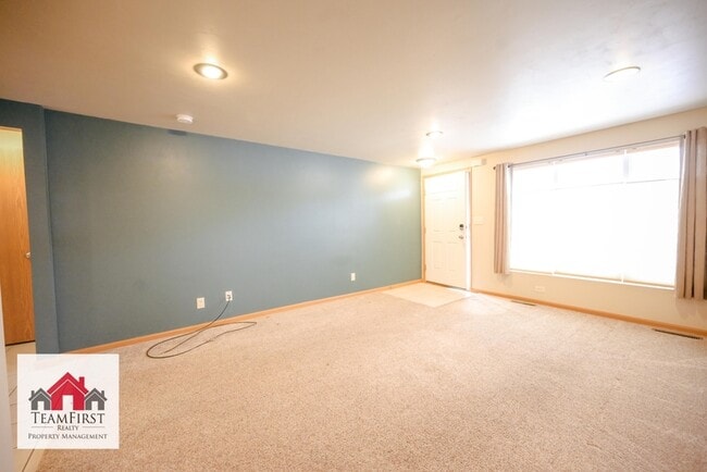 Foto del edificio - 2135 S Broadway