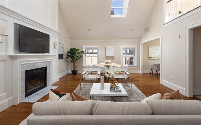 Foto del edificio - Bright & Spacious Unit with Natural Light