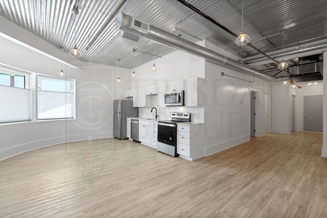 Avail July 15th! Stylish 1-Bedroom Apartment in Mt. Washington –2 Off Street Parking Spaces, AC, ... - Avail July 15th! Stylish 1-Bedroom Apartment in Mt. Washington –2 Off Street Parking Spaces, AC, ...
