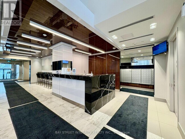 Photo du bâtiment - 32 Forest Manor Rd