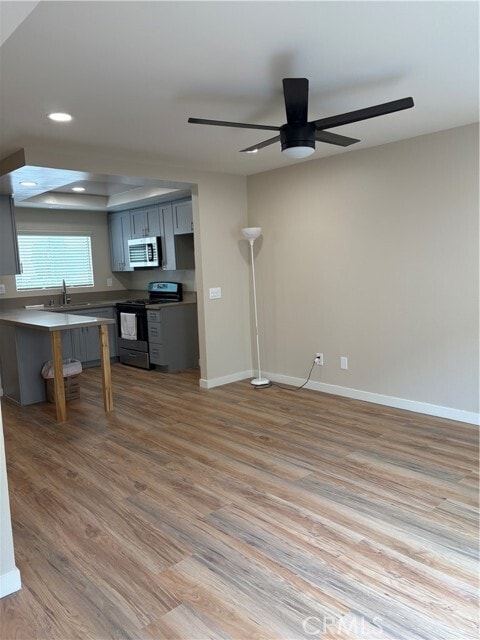 Building Photo - 570 E Cypress St