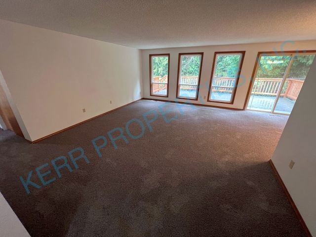 Building Photo - Charming 3-Bedroom Haven with 2 Baths and ...