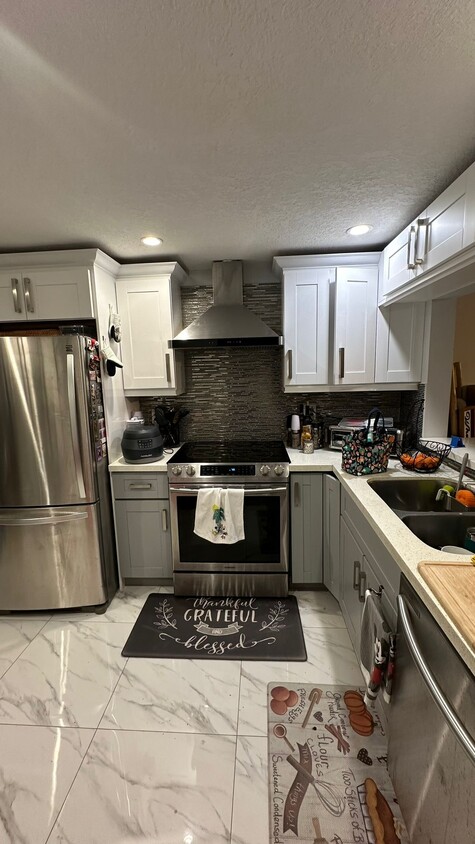 Primary Photo - 6575 W Oakland Park Blvd