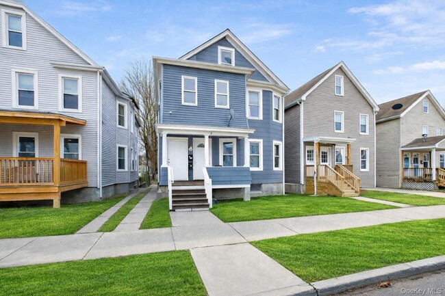 Building Photo - 148 Winnikee Ave