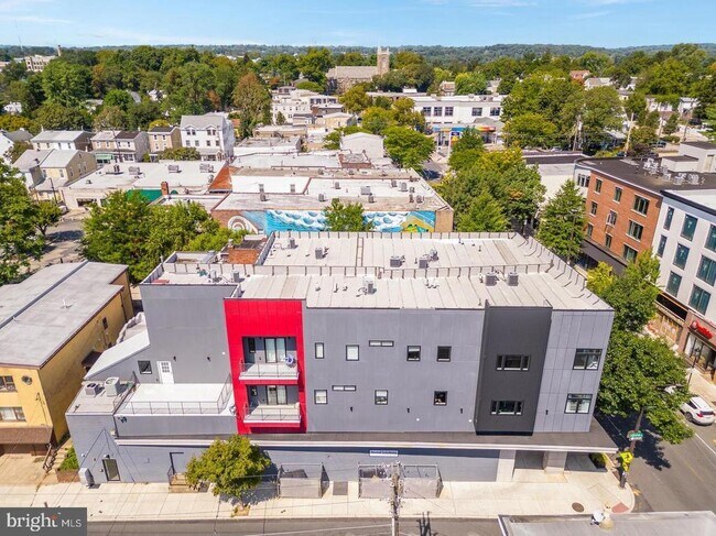 Building Photo - 6162 Ridge Ave