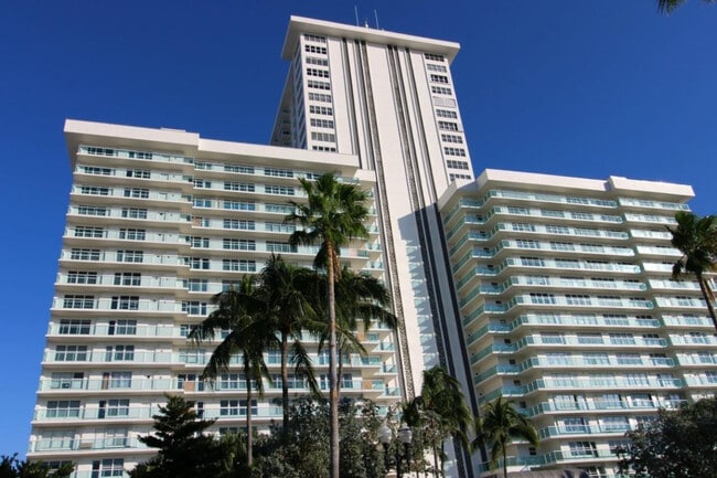 Building Photo - 3900 Galt Ocean Dr