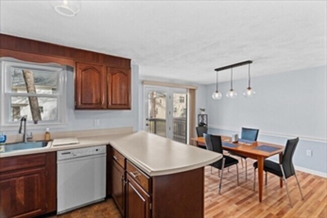 Building Photo - Two Bedroom Townhouse in sought after Will...