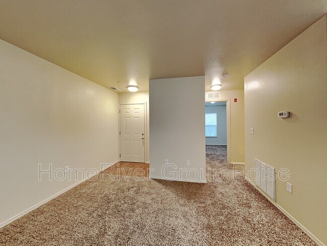 Building Photo - 11039 W Brassy Cove Loop