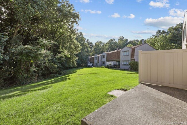 Foto del edificio - 5 Meadowlark Cir