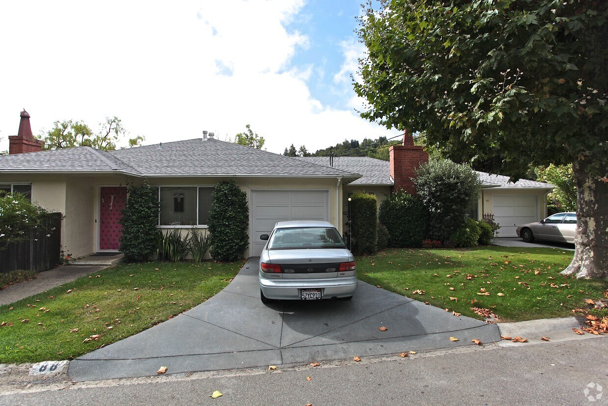 Building Photo - 84-88 Hilldale Dr