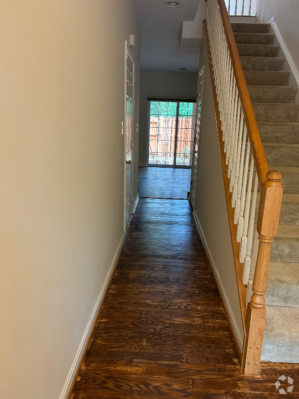 Building Photo - 6490 Tayack Pl