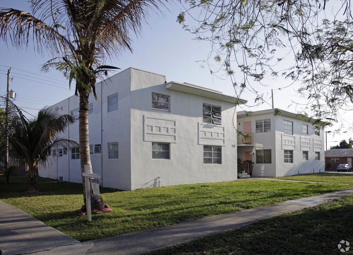 Foto principal - 1991 NE 172nd St