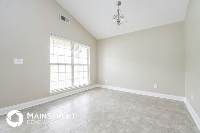 Building Photo - 2061 Edgewood Dr