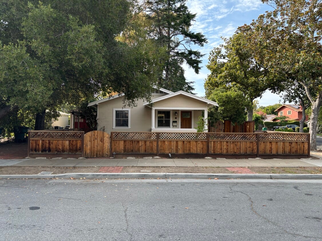 Front of House - 671 Kingsley Ave