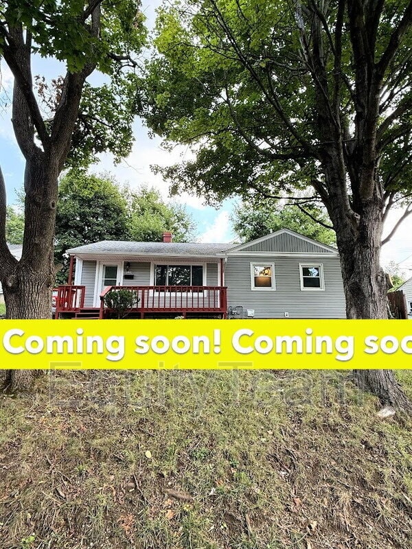 Building Photo - 120 Circle Dr
