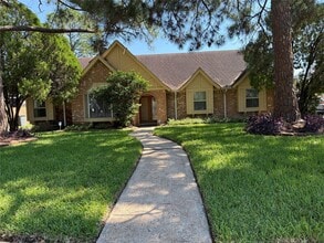 Building Photo - 2914 Shadowdale Dr