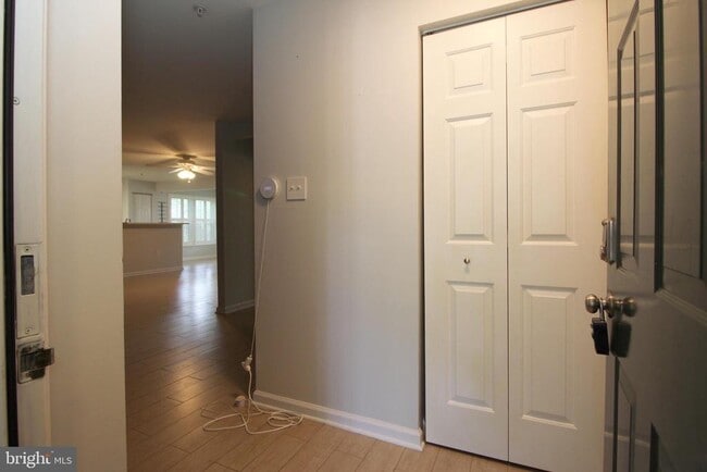Building Photo - 7500 Calderon Ct