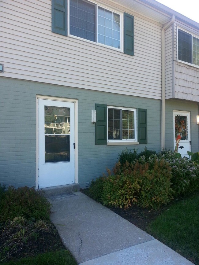 Rustic Village Apartments & Townhomes Apartments Clayton, NJ