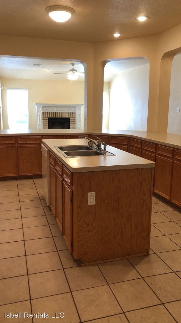 Building Photo - 4 br, 2 bath House - 108 Wickiup Trail