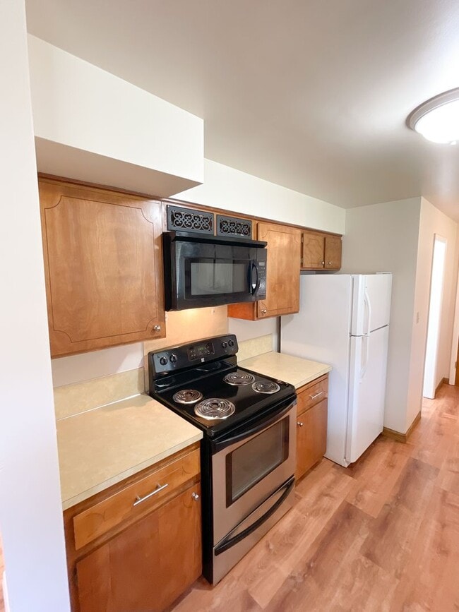 Building Photo - 3 Bedroom, 2 Bath Moyina Heights Home