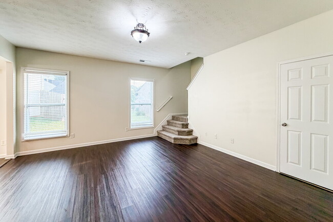 Building Photo - 815 Forsythia Way