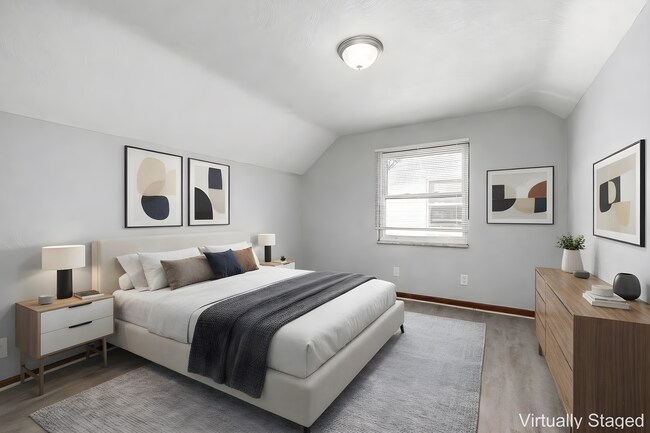 Foto del edificio - 396-398 South Powell Avenue