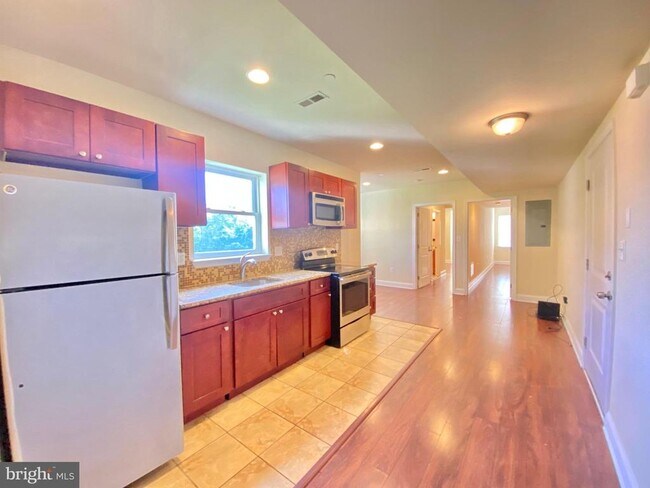 Building Photo - 1431 N 17th St