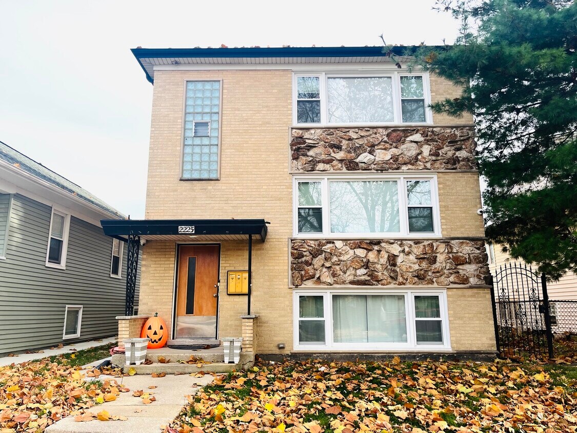 Primary Photo - 2225 73rd Ave